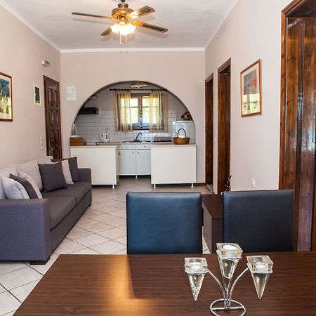 Eleana Apartments And Studios Агиос Георгиос Екстериор снимка