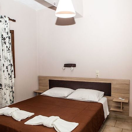 Eleana Apartments And Studios Агиос Георгиос Екстериор снимка